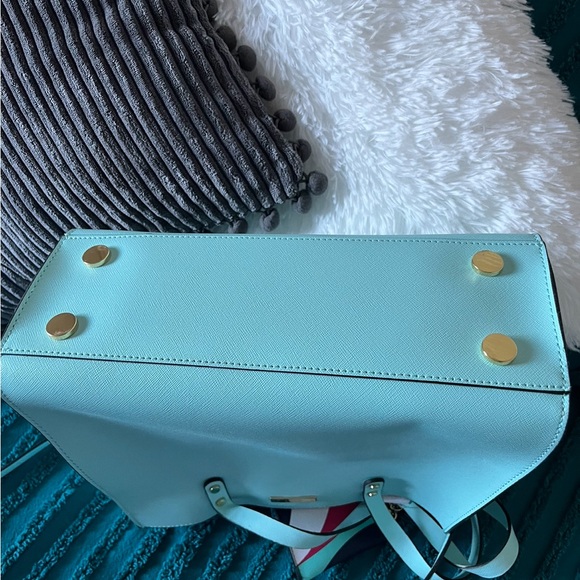 NEW 🩵🩵🩵TRINA TURK TURQUOISE TOTE PURSE WITH DETACHABLE COIN PURSE - Picture 5 of 5